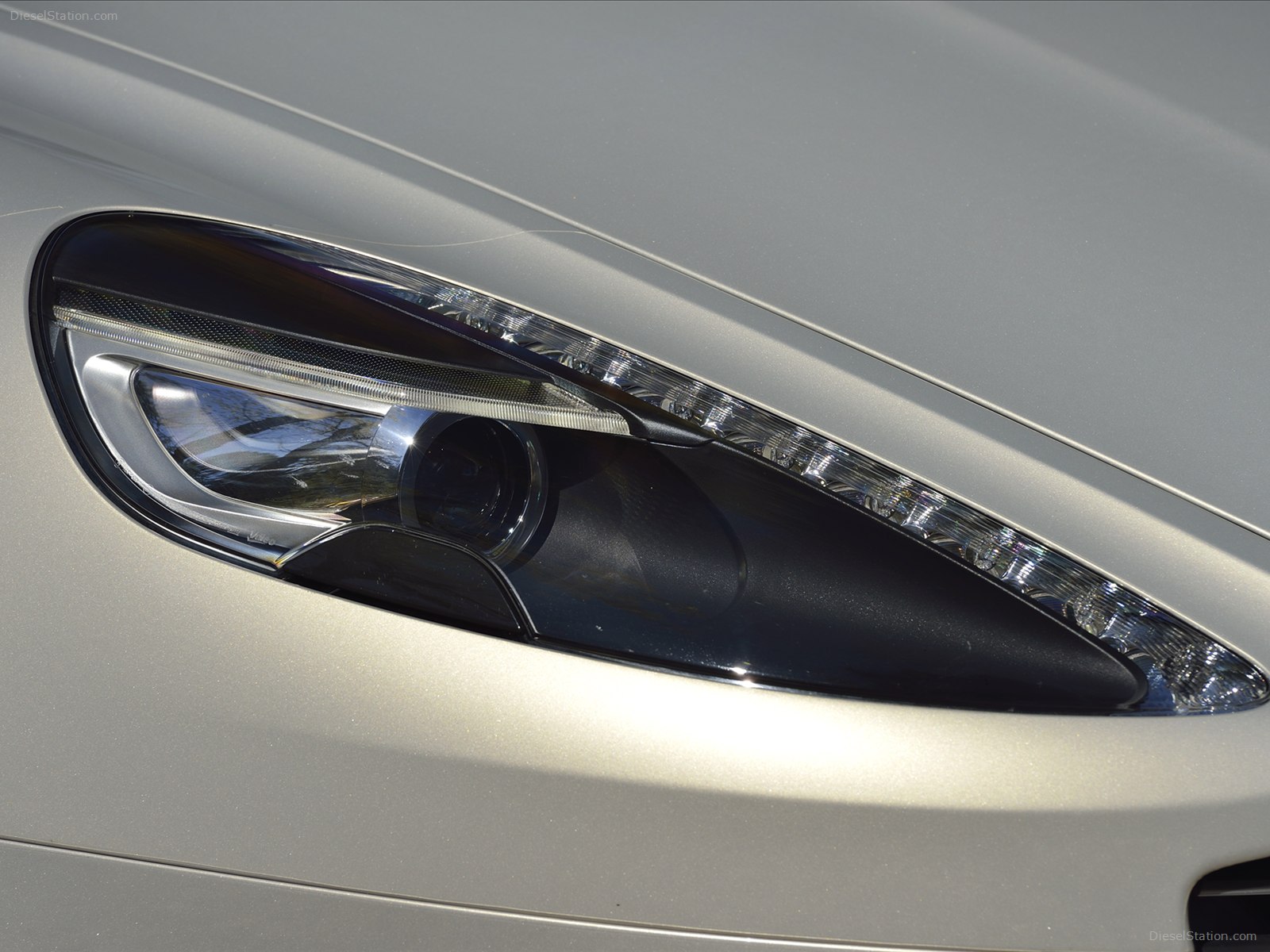 Aston Martin DB9 2013